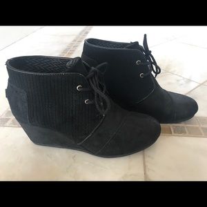 Toms Black wedge ankle booties